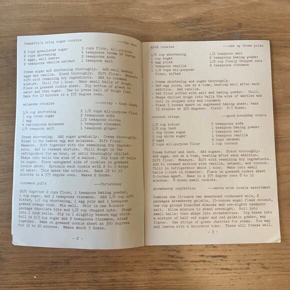 Vtg Baking Cookies Booklets Cookbooks Toll House Bakers Chocolate 30s 60s 80s - Picture 7 of 16